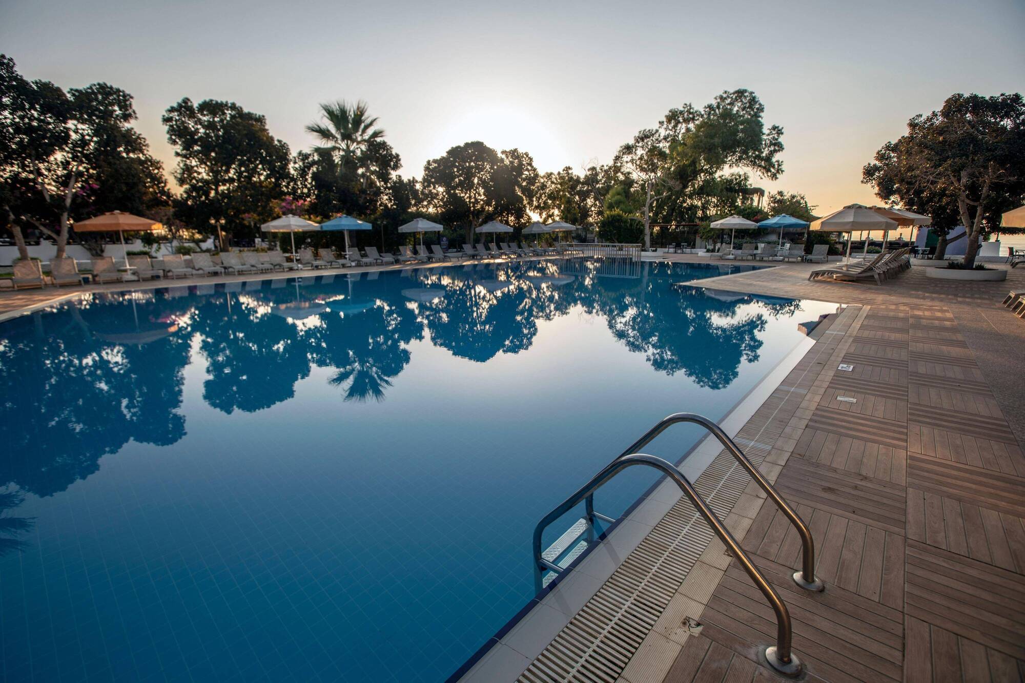 Merit Cyprus Gardens Holiday Famagusta  Exteriör bild