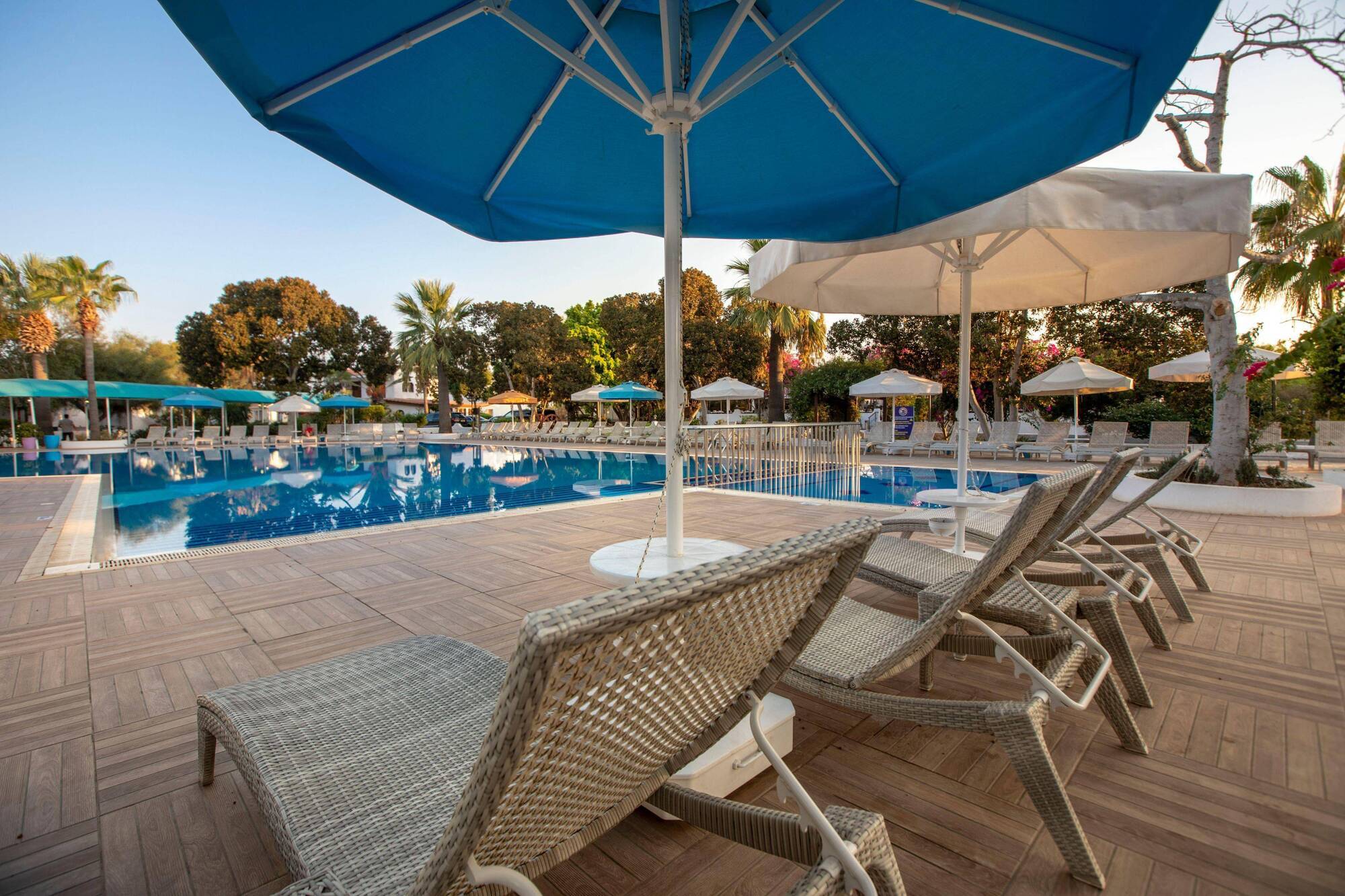 Merit Cyprus Gardens Holiday Famagusta  Exteriör bild