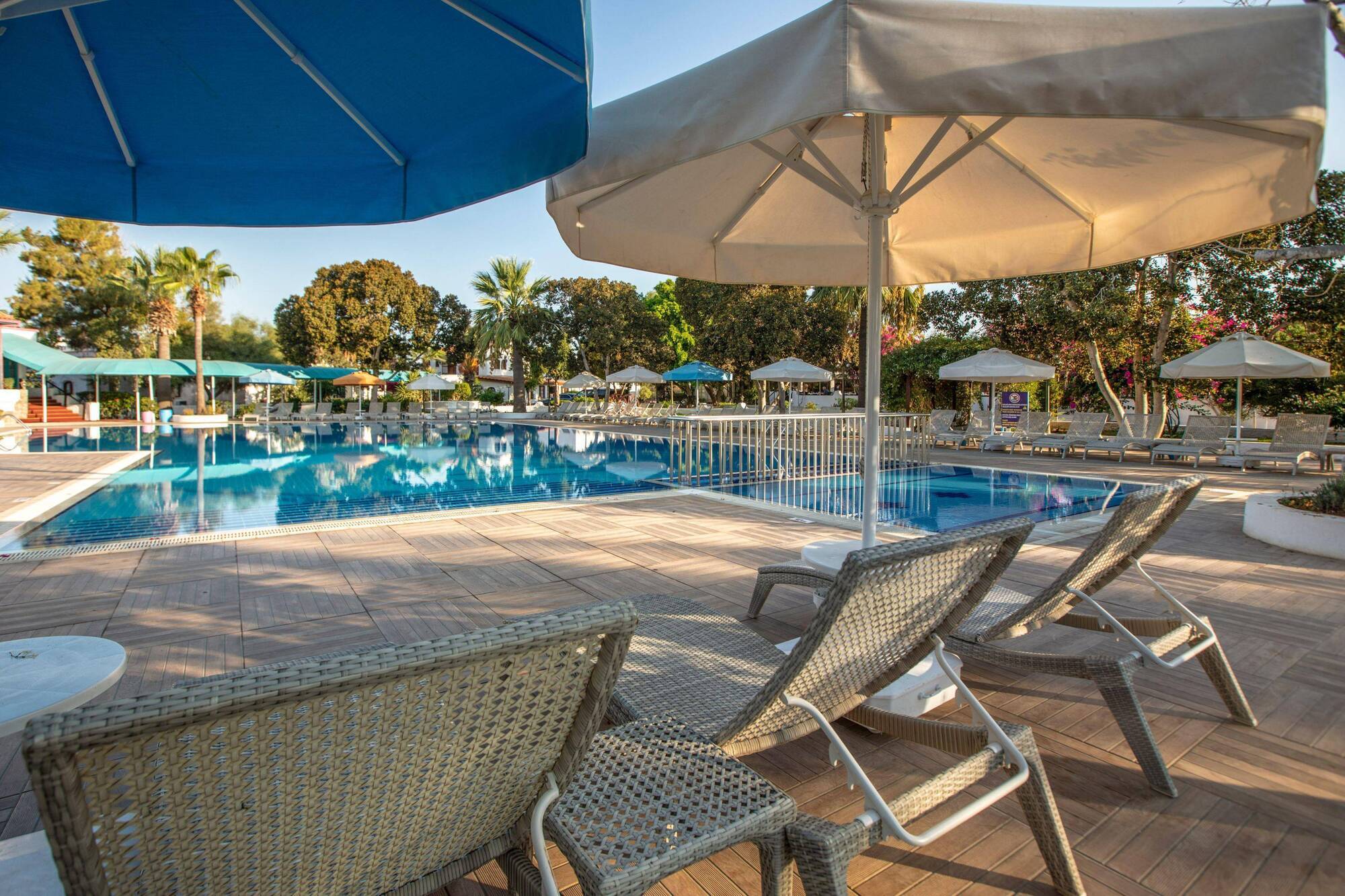Merit Cyprus Gardens Holiday Famagusta  Exteriör bild
