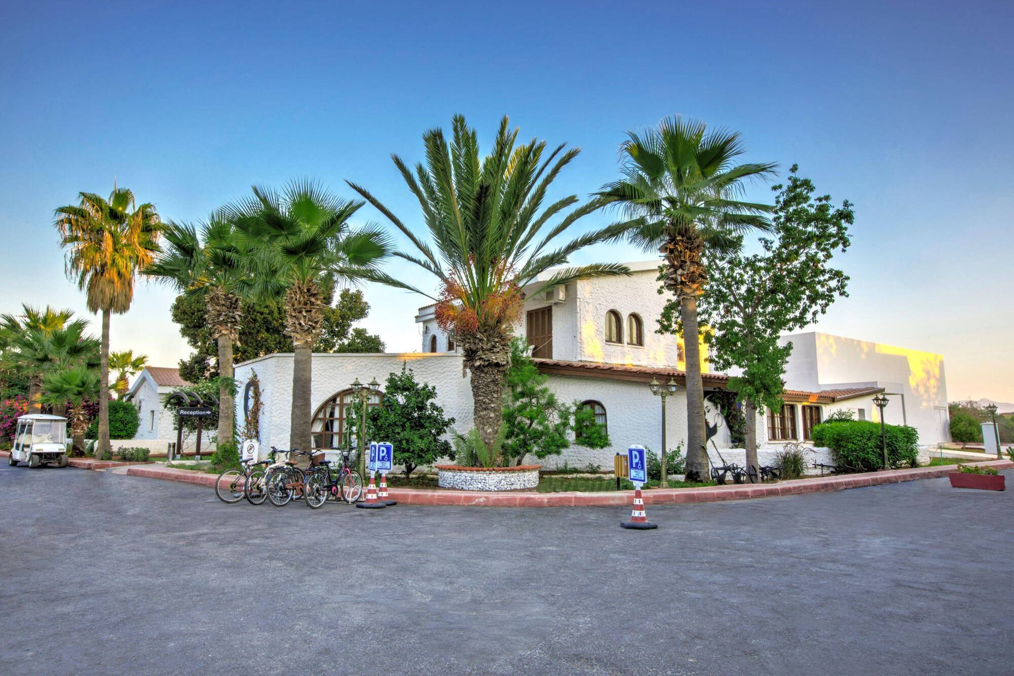 Merit Cyprus Gardens Holiday Famagusta  Exteriör bild